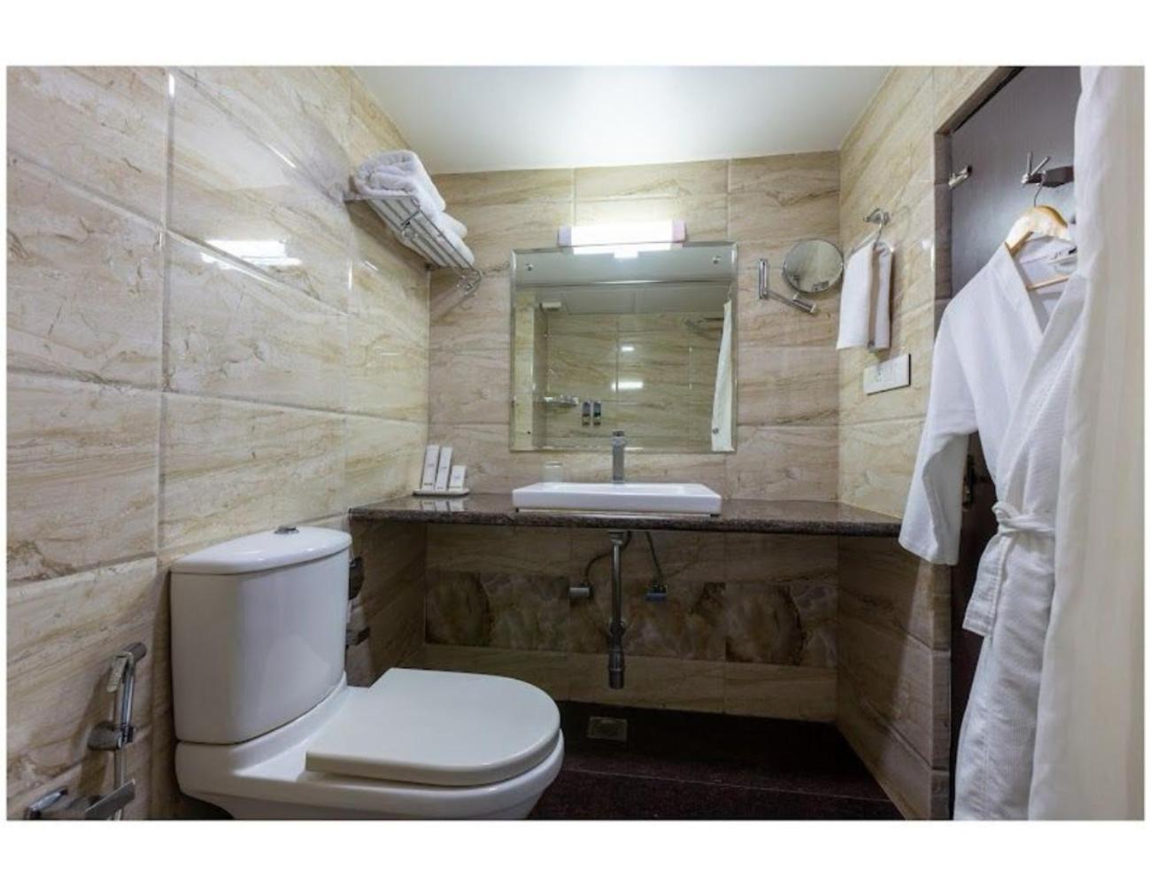 The Grand Krishna Luxury Hotel, Chikmagalūr Eksteriør billede
